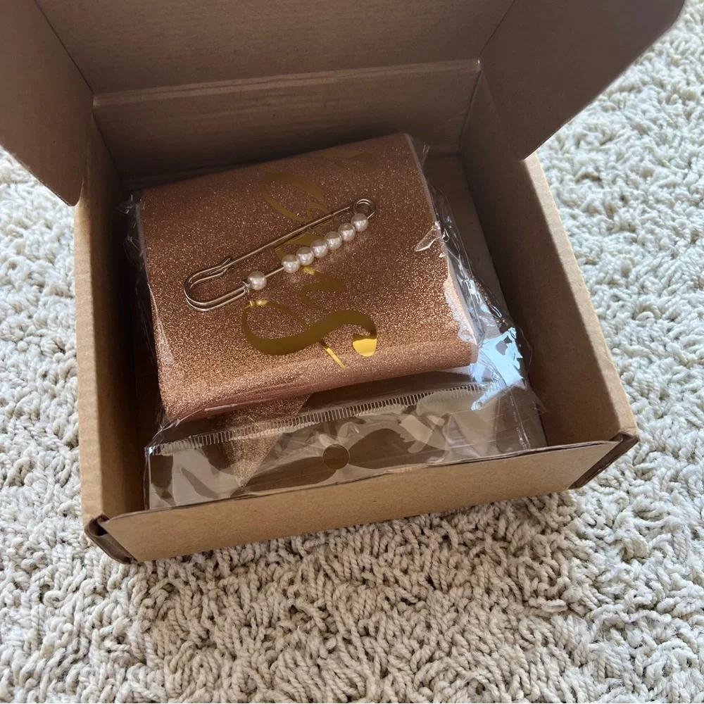 New in Package Rose Gold Birthday Sash “60 & Fabulous” Party Girl E2